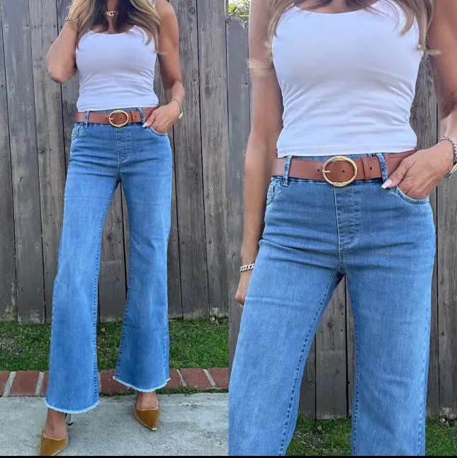 AMANDA IN LIGHT DENIM