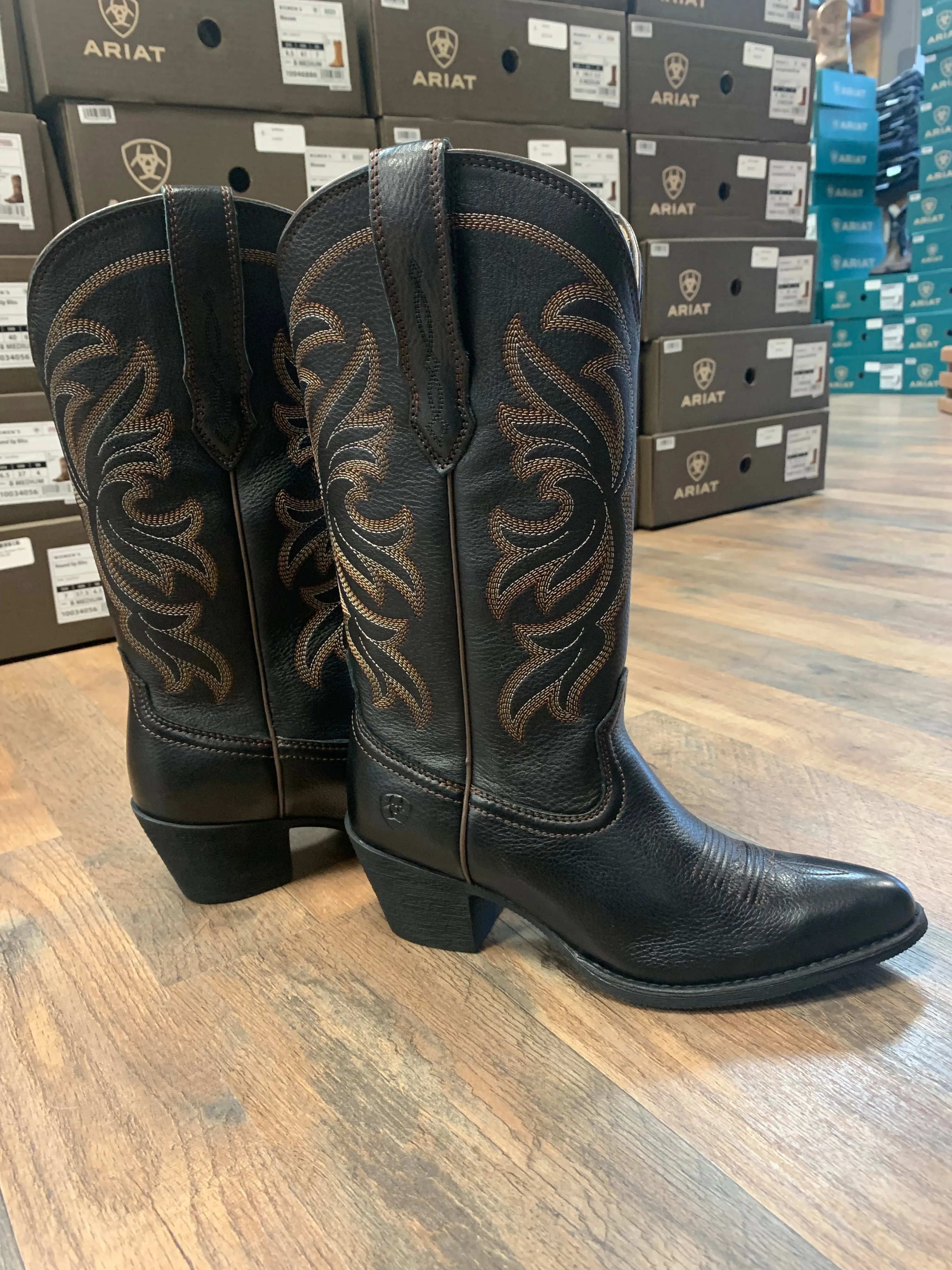 ARIAT WOMEN'S HERITAGE STRETCHFIT WESTERN BOOTS - POINTED TOE