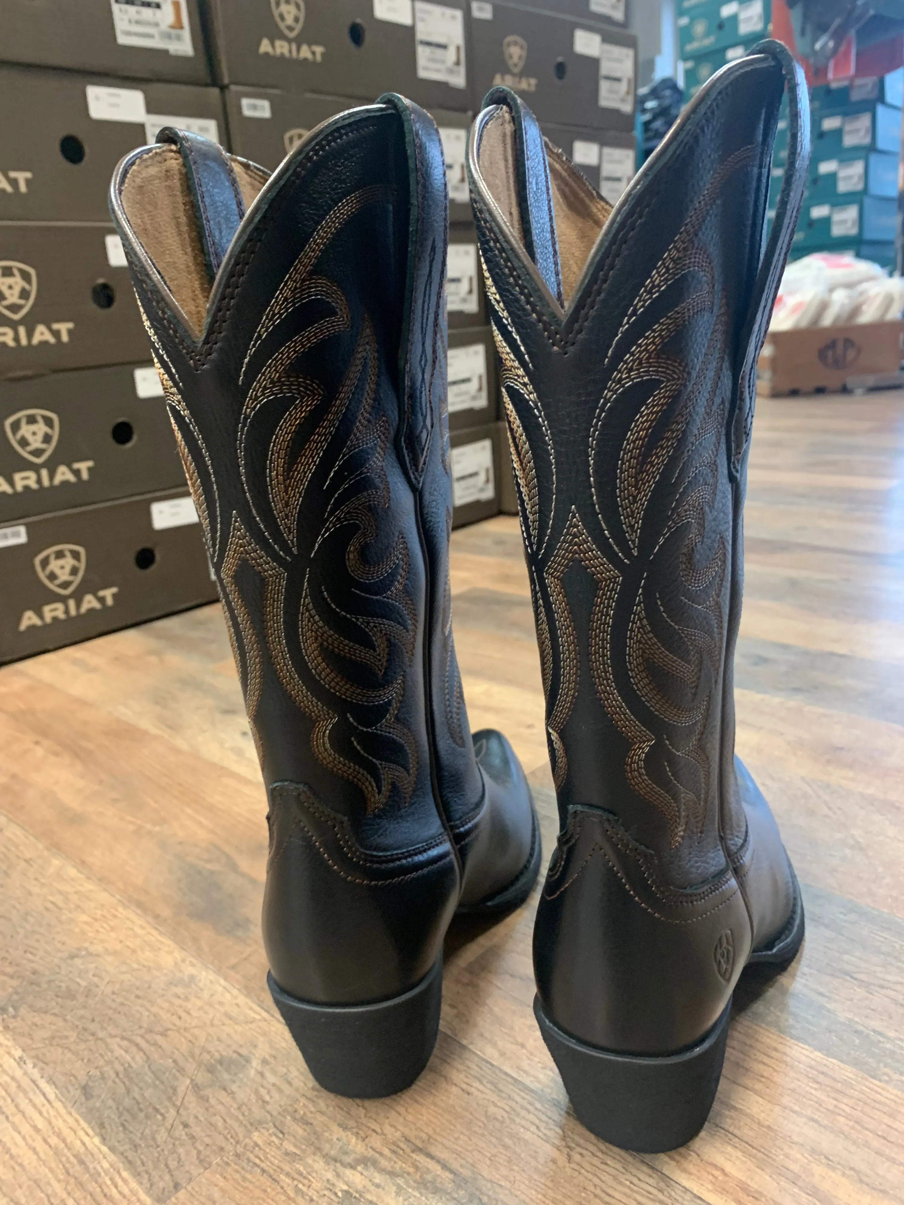 ARIAT WOMEN'S HERITAGE STRETCHFIT WESTERN BOOTS - POINTED TOE