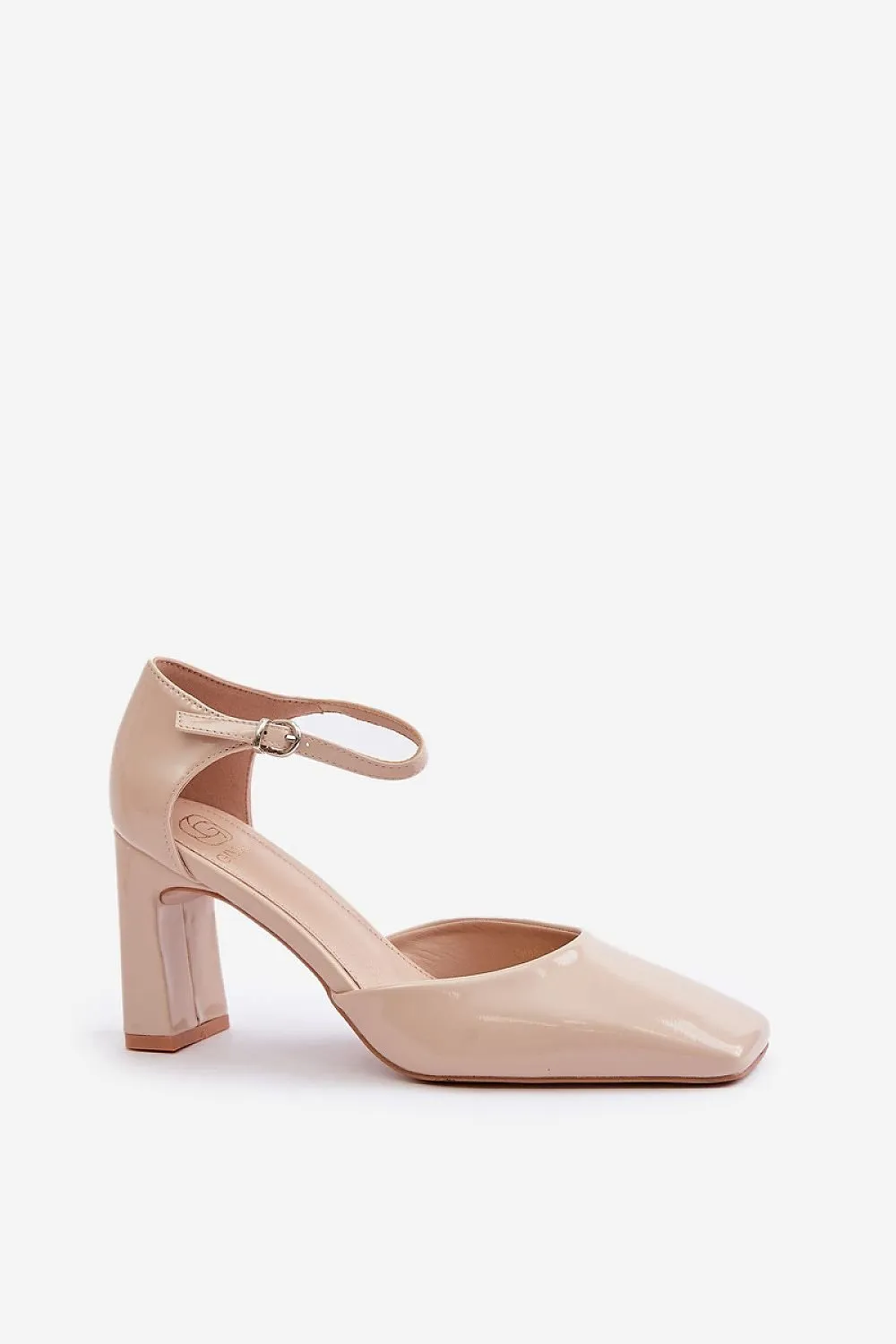 Block heel pumps