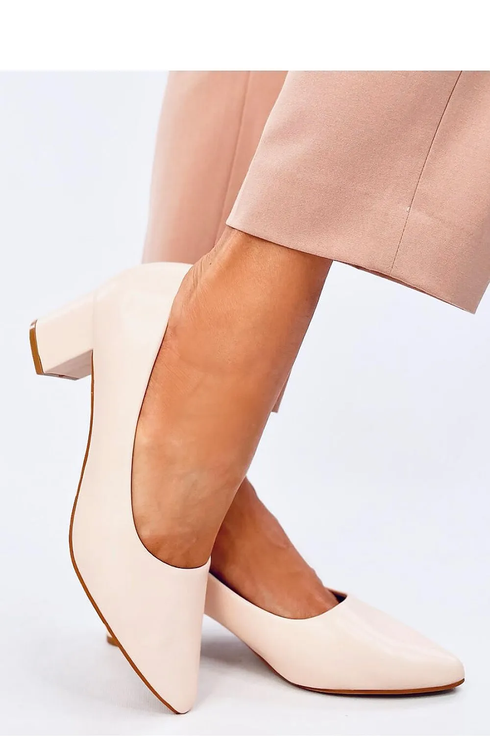 Block heel pumps