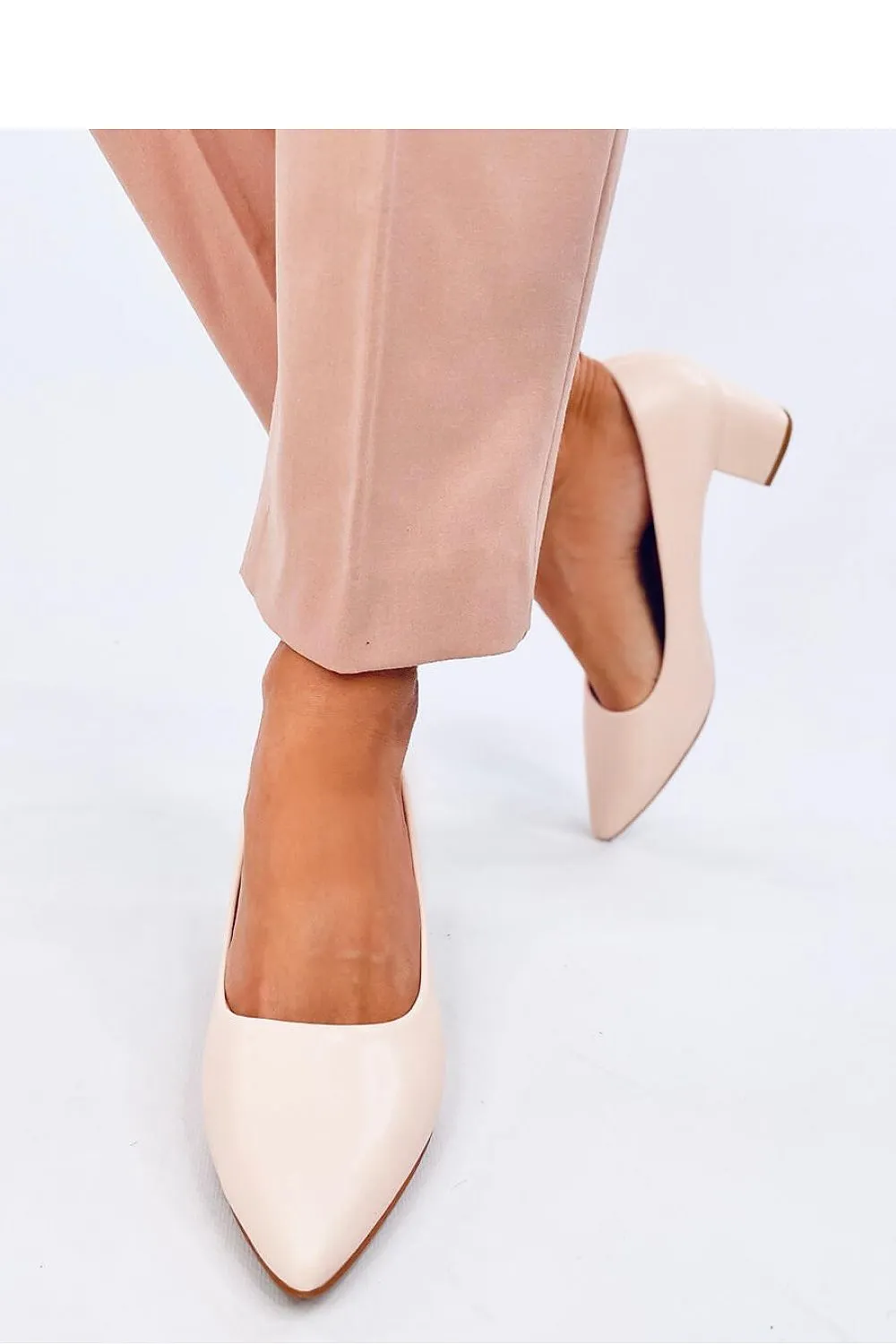 Block heel pumps