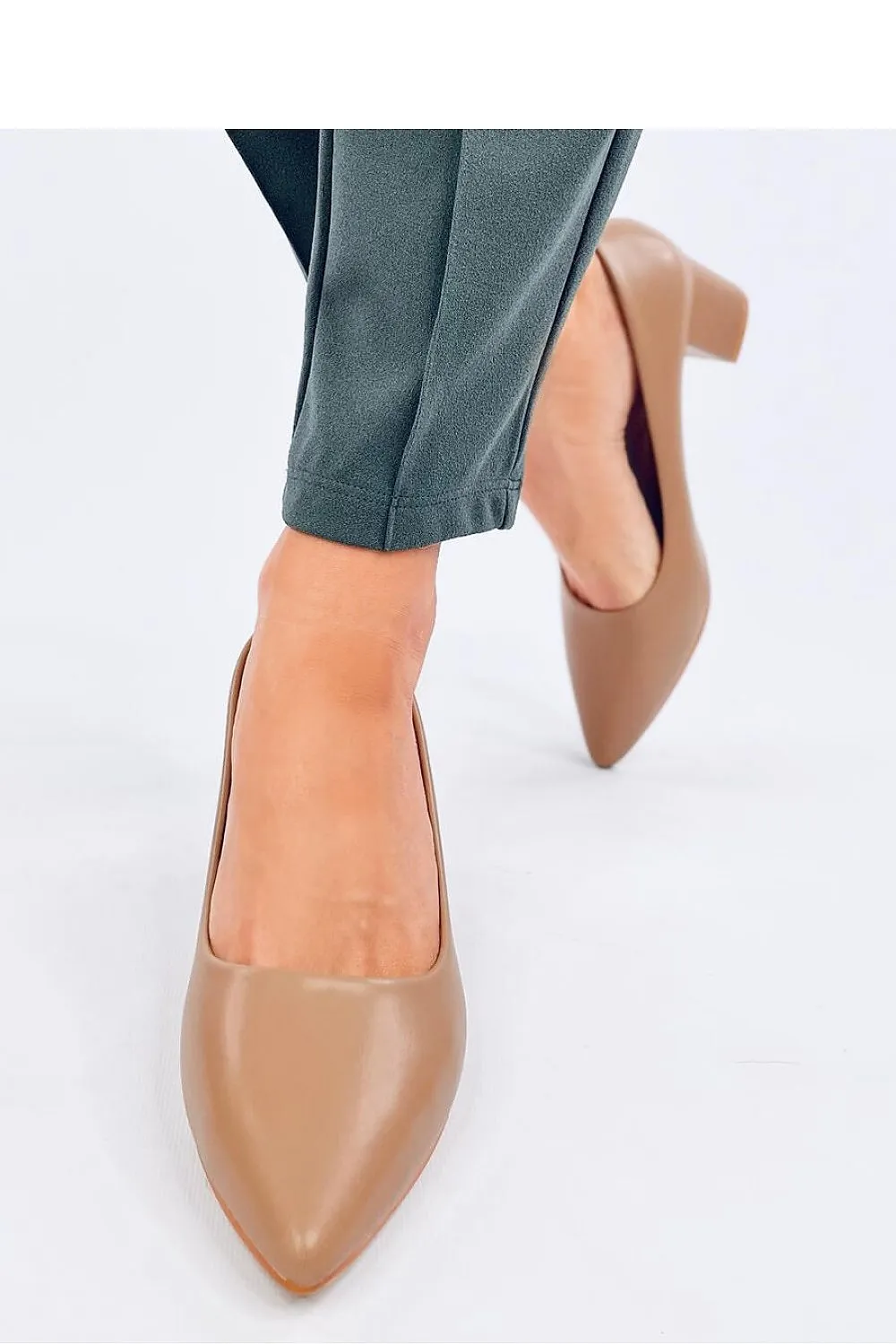 Block heel pumps