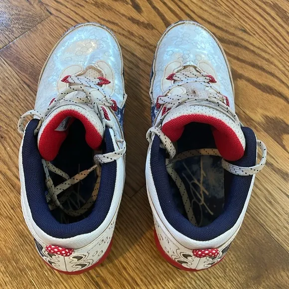 Boys' UA Harper 8 Mid RM Jr. USA Baseball Cleats. Size 6Y. Excellent Condition.