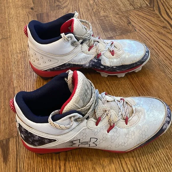 Boys' UA Harper 8 Mid RM Jr. USA Baseball Cleats. Size 6Y. Excellent Condition.