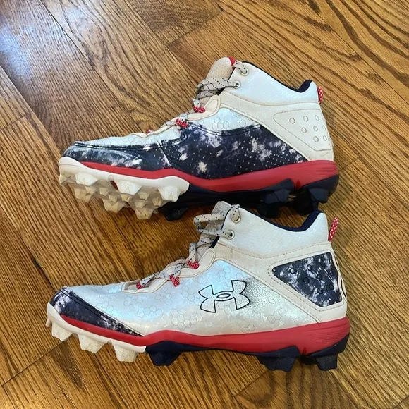Boys' UA Harper 8 Mid RM Jr. USA Baseball Cleats. Size 6Y. Excellent Condition.