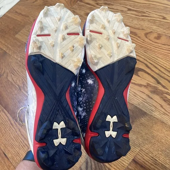Boys' UA Harper 8 Mid RM Jr. USA Baseball Cleats. Size 6Y. Excellent Condition.