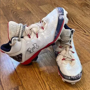 Boys' UA Harper 8 Mid RM Jr. USA Baseball Cleats. Size 6Y. Excellent Condition.