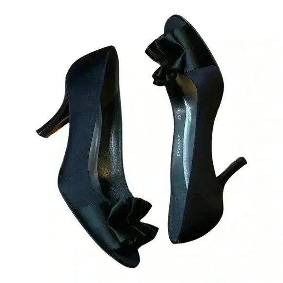 Brand New Stuart Weitzman GIGIRITZ Black Satin Pumps Size 8.5