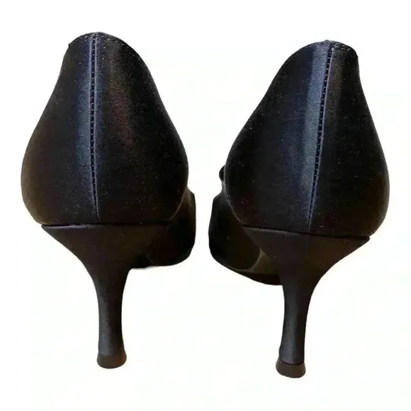 Brand New Stuart Weitzman GIGIRITZ Black Satin Pumps Size 8.5