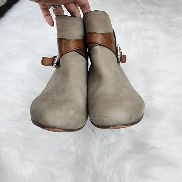 Coach Booties Pauline Size 8.5 Tan Nubuck Leather Ankle Boots $225