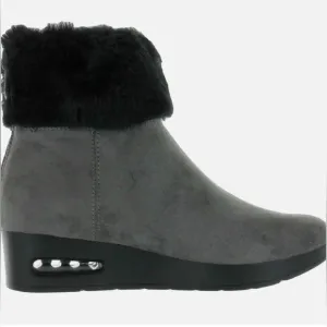 D K N Y ABRÍ-WEDGE BOOTIE MICROS/FAUX F STEEL /BLACK STB GRAY COLOR SIZE 7M