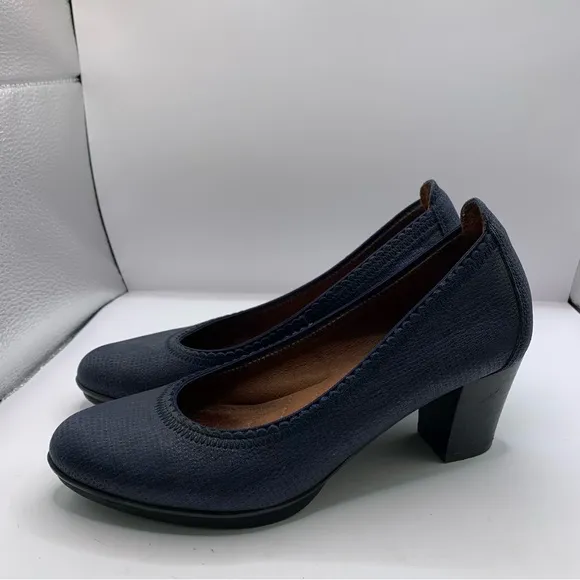 Hispanitas pumps blue leather round toe size 36.5 US 5.5