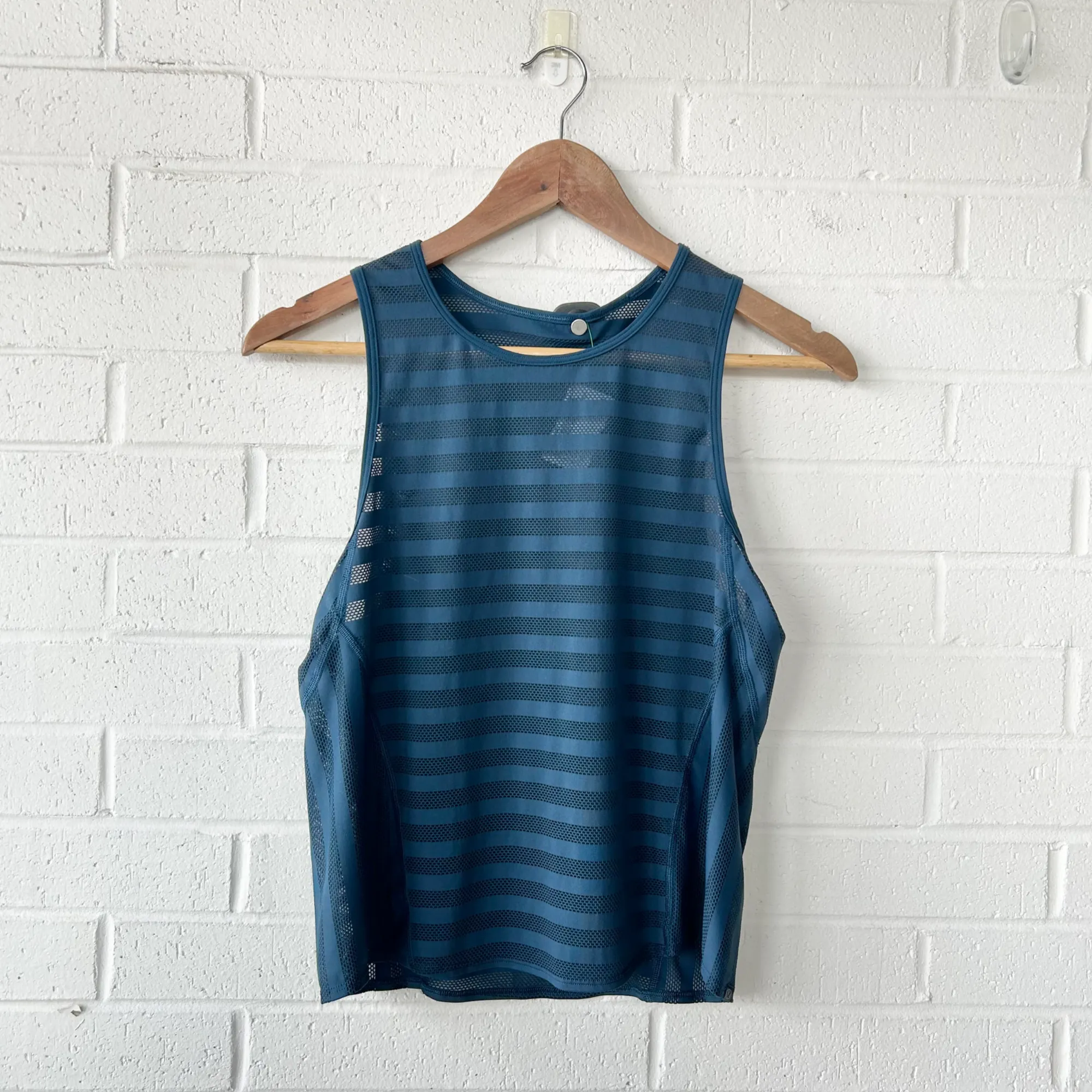 Lulu Lemon Athletic Top Size Small