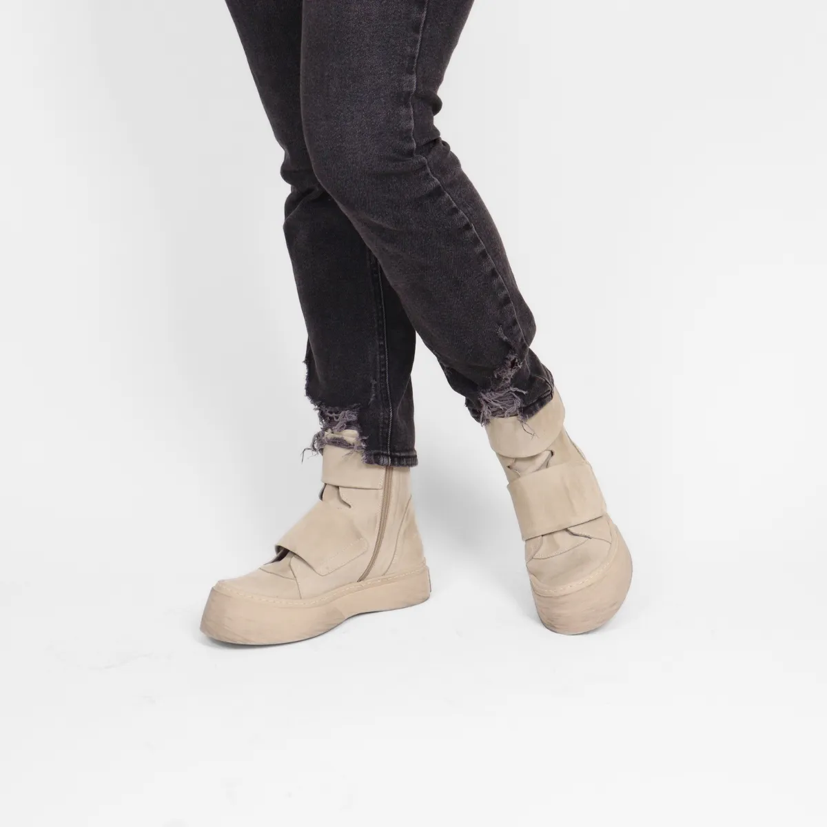 Magnolia Suede Panna