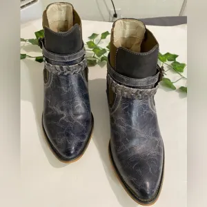 Maurices Gray Leather Boots  Booties Size 7