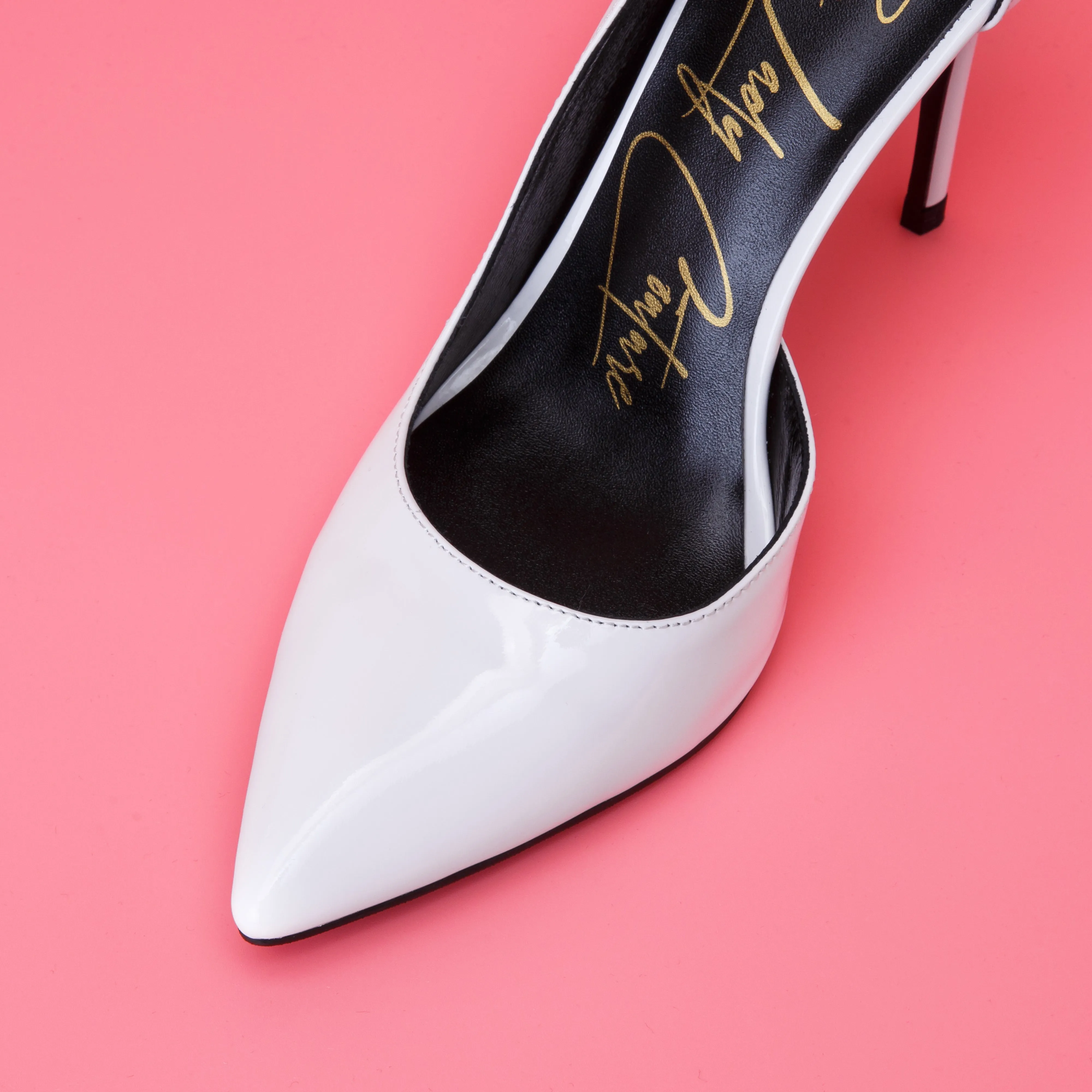 “MOGUL” (WHITE)