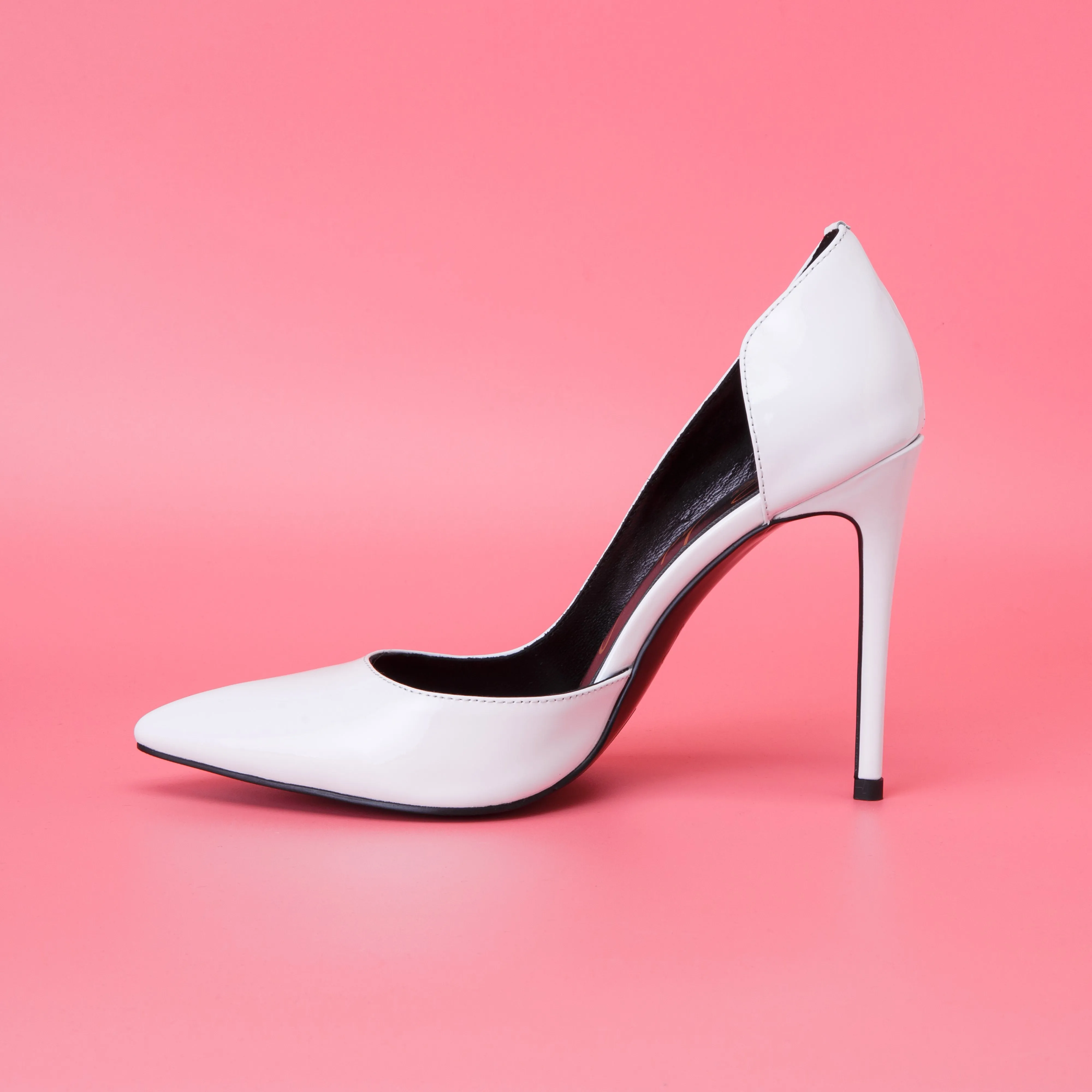 “MOGUL” (WHITE)