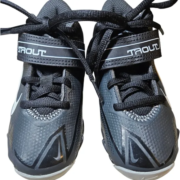 NWOB Nike Youth Force Trout Keystone Rubber Molded Baseball Cleats SZ 10C