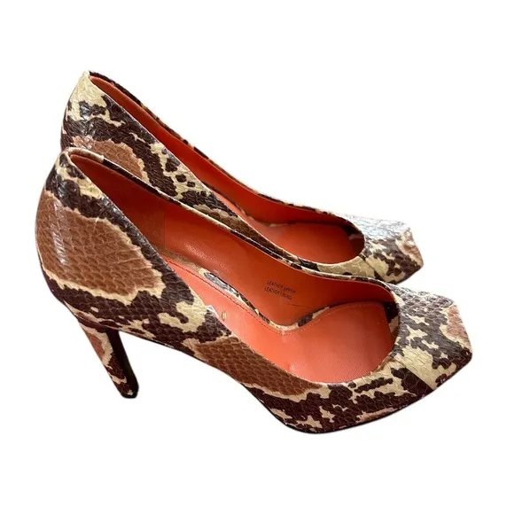 NWOT Via Spiga | Women’s brown/tan snakeskin print leather peep toe pumps, sz 7M