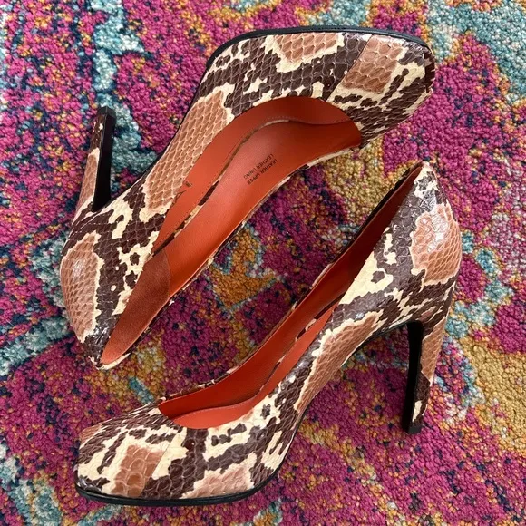 NWOT Via Spiga | Women’s brown/tan snakeskin print leather peep toe pumps, sz 7M