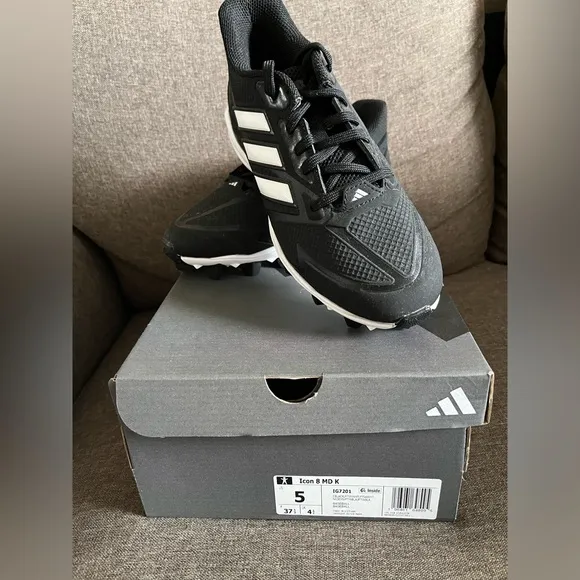 NWT Adidas CON 8 MD Cleats Baseball/Softball Unisex