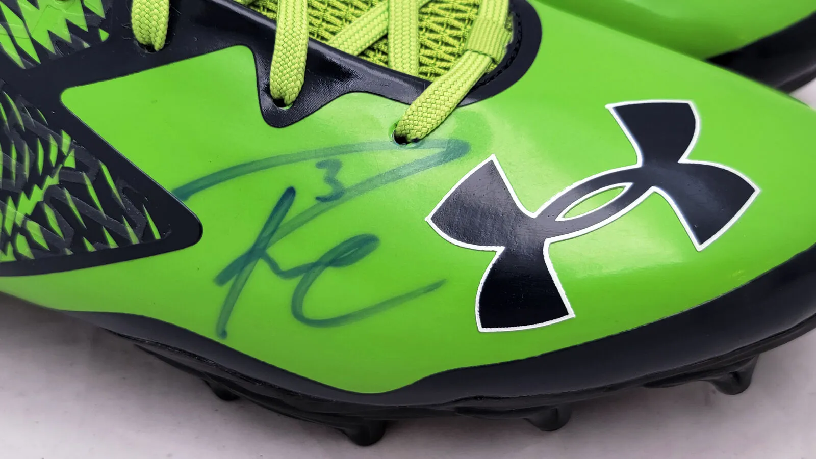 Russell Wilson Autographed Under Armor Cleats Seahawks 12.5 (Bleeding) RW 42151