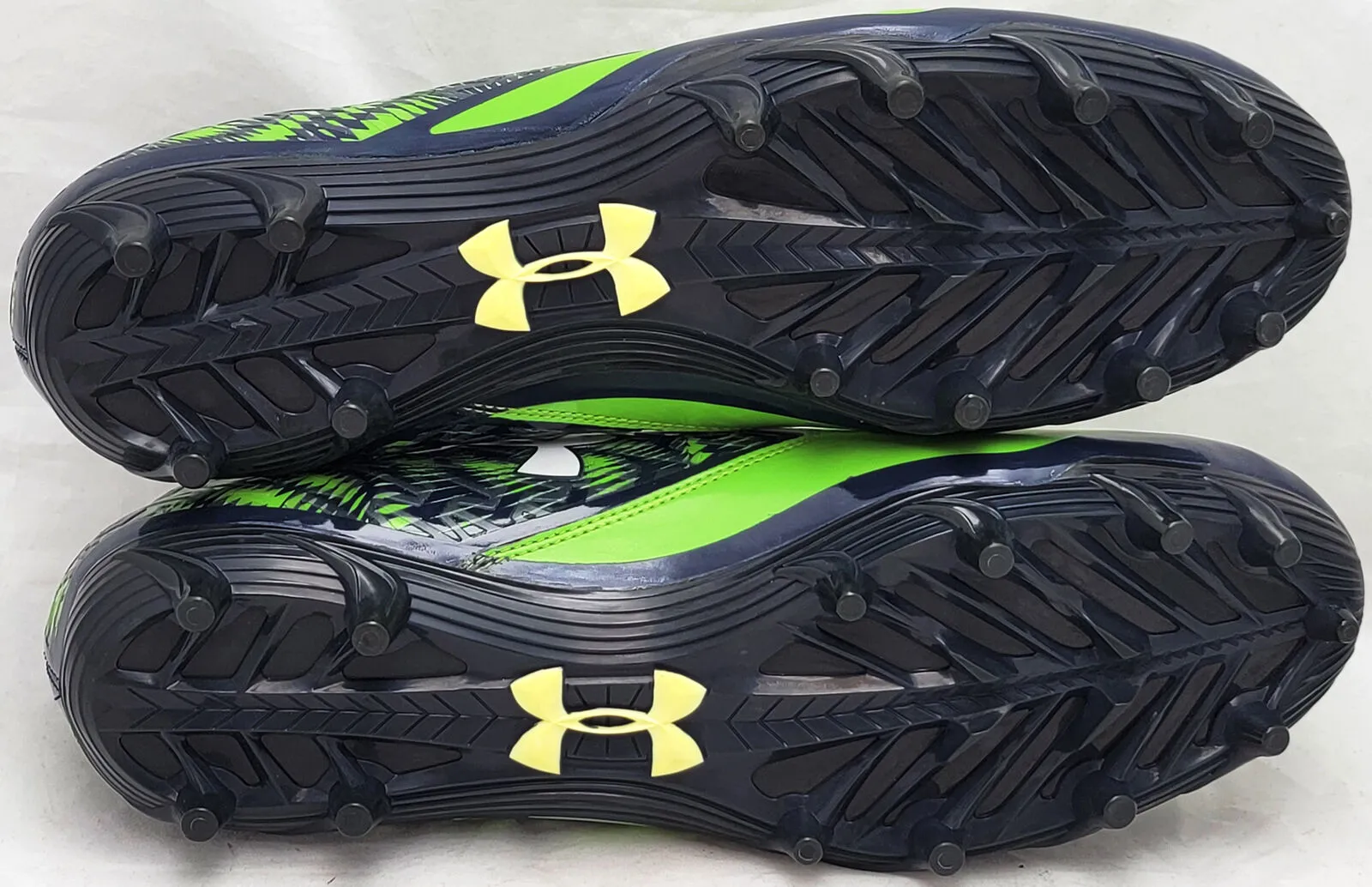 Russell Wilson Autographed Under Armor Cleats Seahawks 12.5 (Bleeding) RW 42151