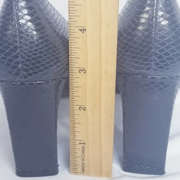 Stuart Weitzman Black Lizard Skin Pumps  Size 7.5