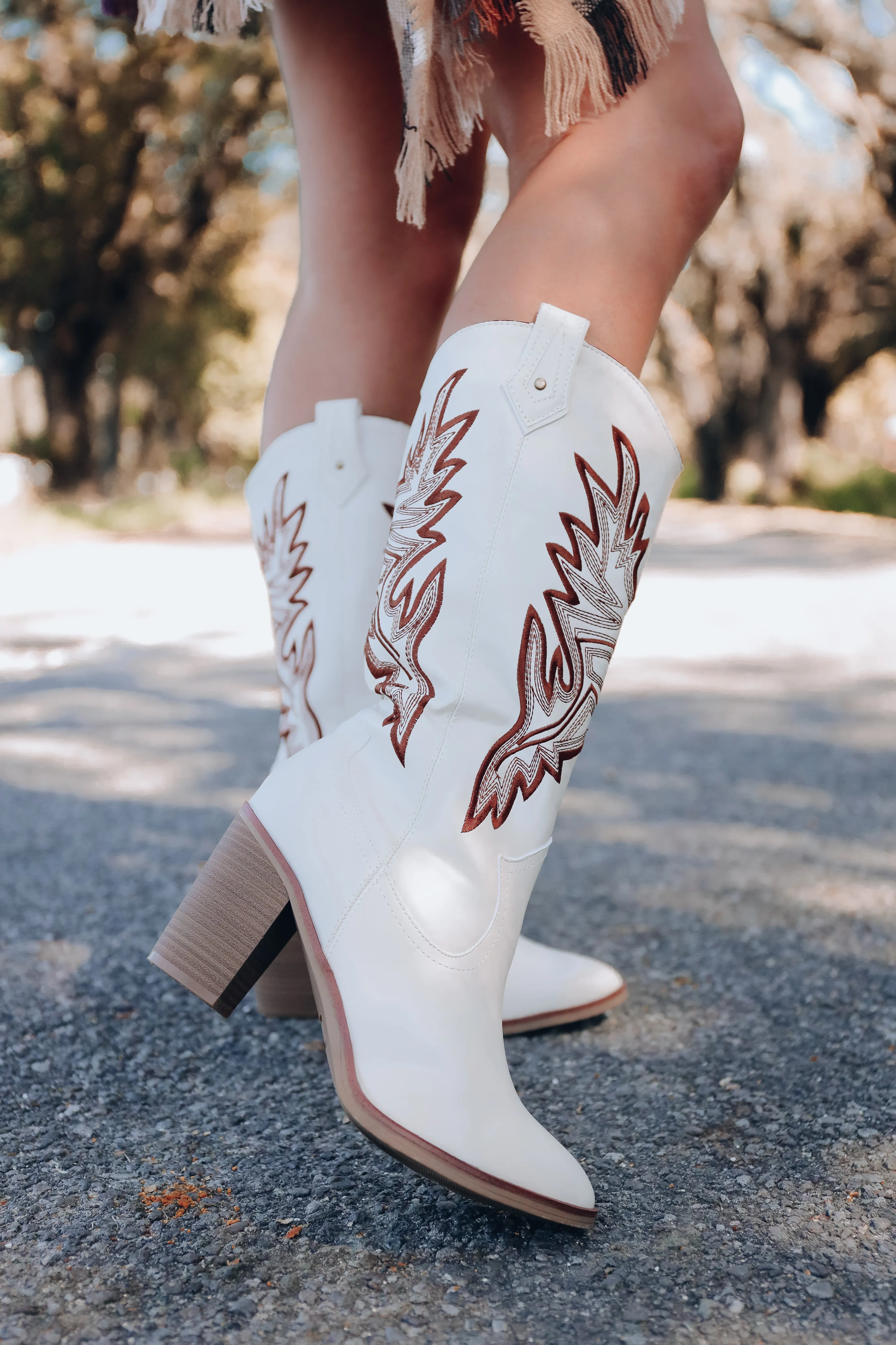 Taley Western Heeled Boot - Ivory