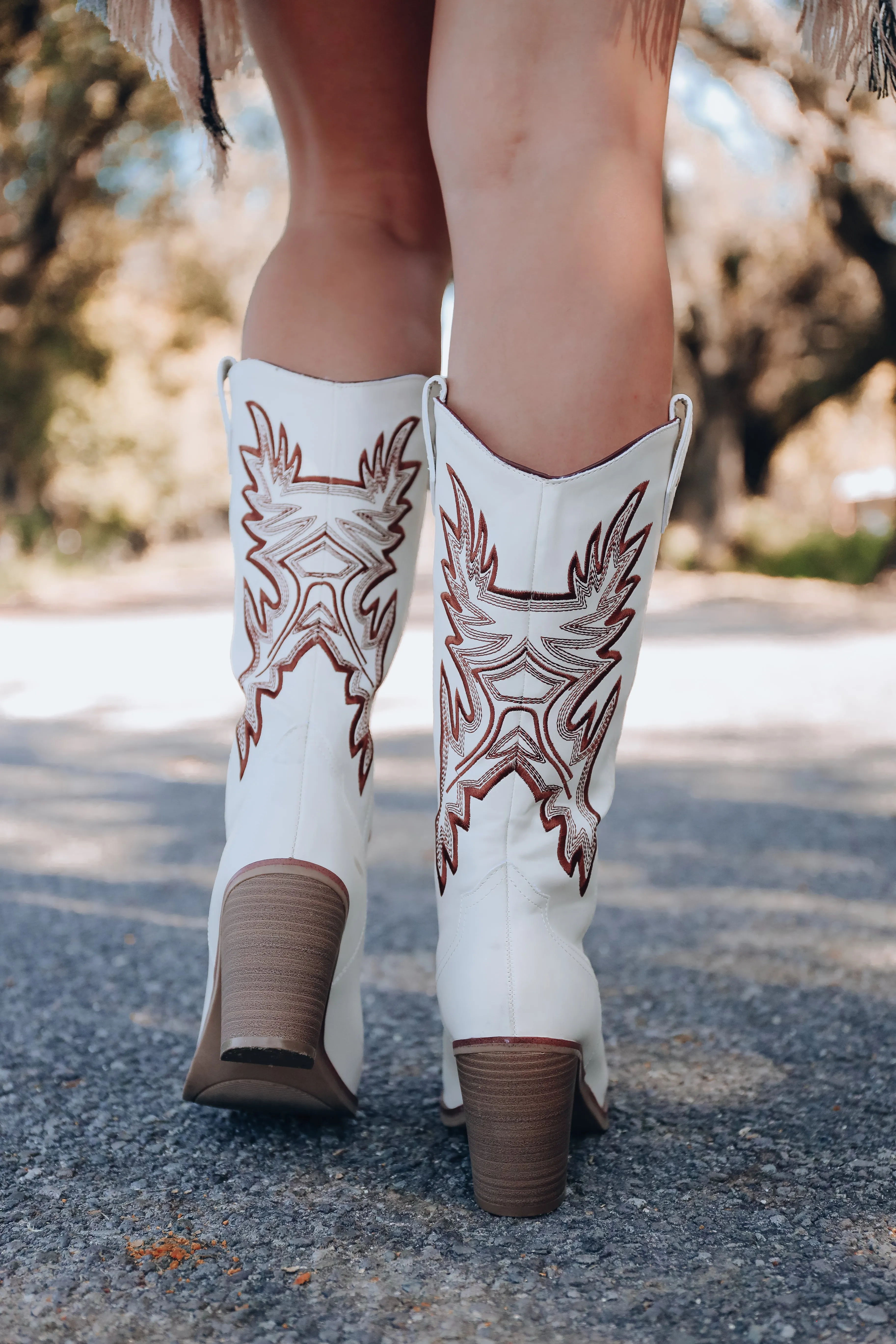 Taley Western Heeled Boot - Ivory