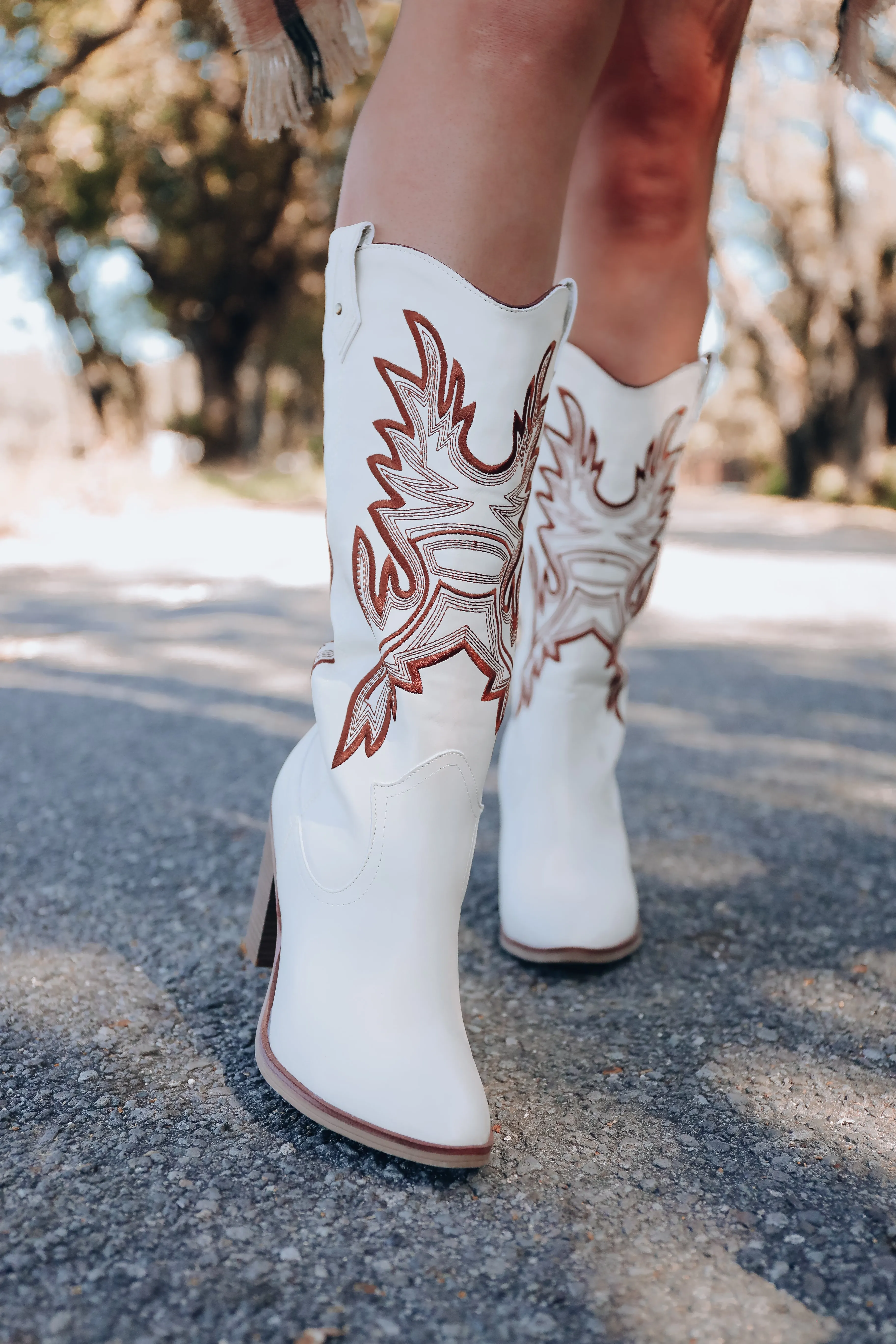 Taley Western Heeled Boot - Ivory