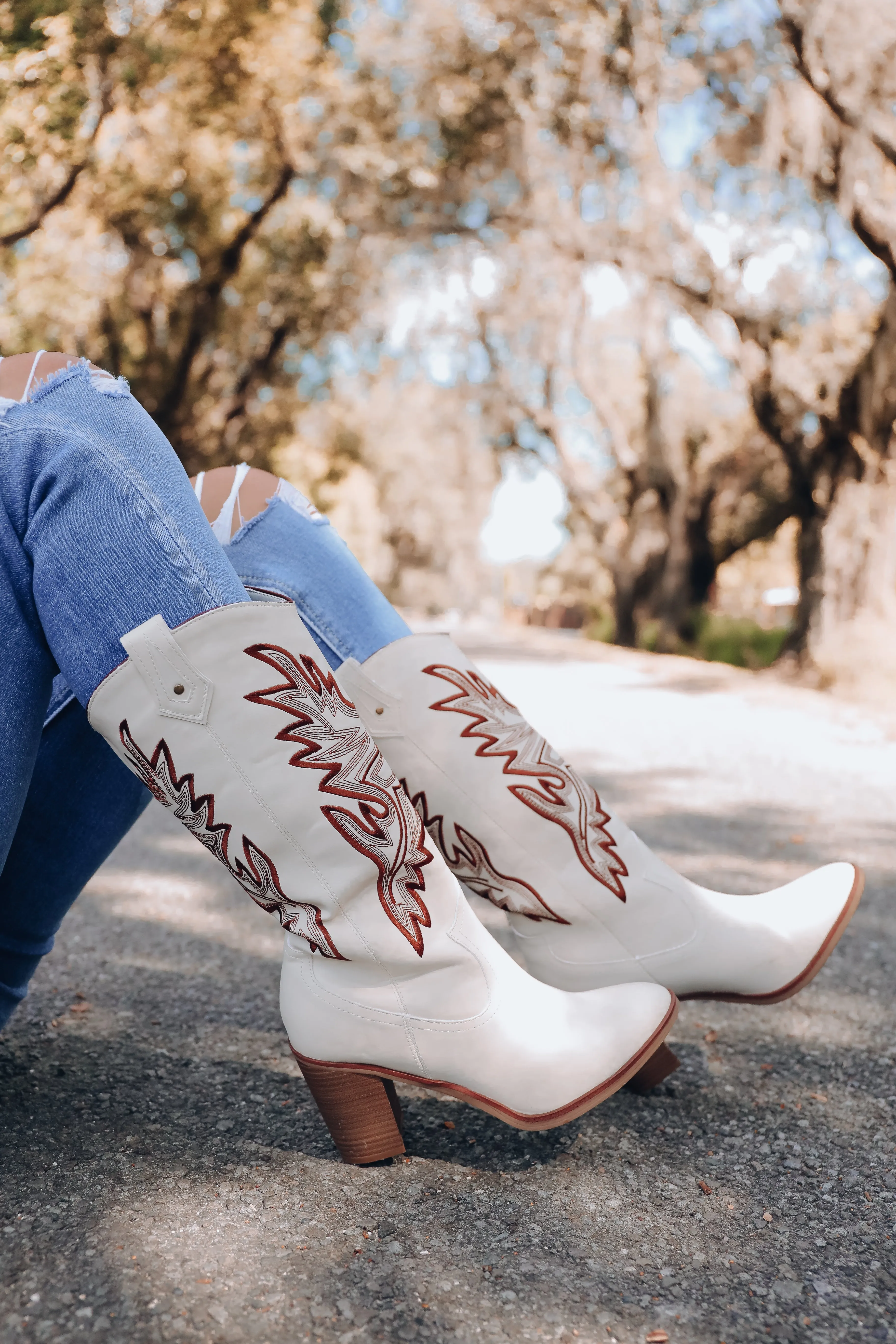 Taley Western Heeled Boot - Ivory