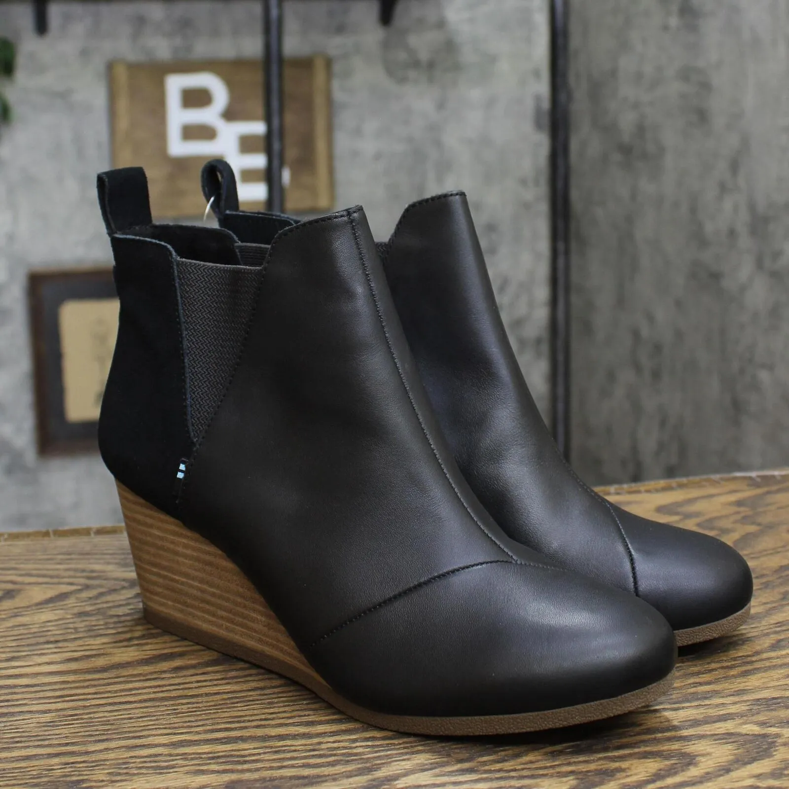 Toms Womens Kelsey Pump Shoes 10015781 Black Leather/Suede 10M