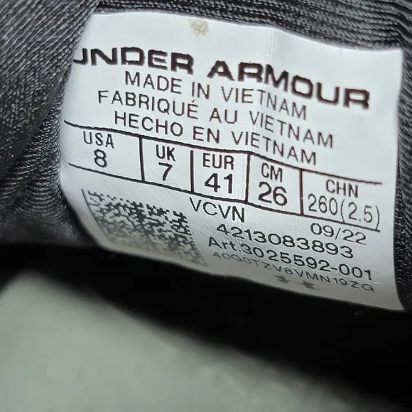 Under Armour Men's Yard Low MT Baseball  Cleats 3025592-001 Black Size 8 New
