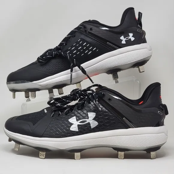 Under Armour Men's Yard Low MT Baseball  Cleats 3025592-001 Black Size 8 New