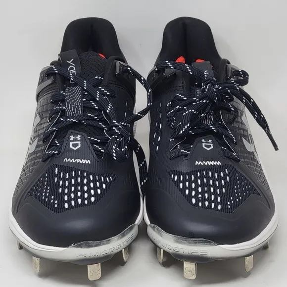 Under Armour Men's Yard Low MT Baseball  Cleats 3025592-001 Black Size 8 New