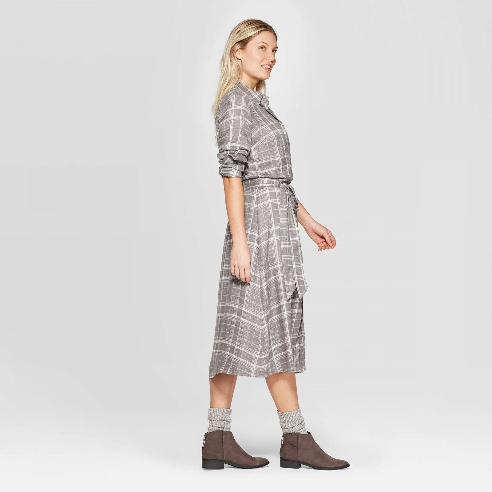 Universal Thread Women's Plaid Long Sleeve Midi Shirtdress with Tie Belt