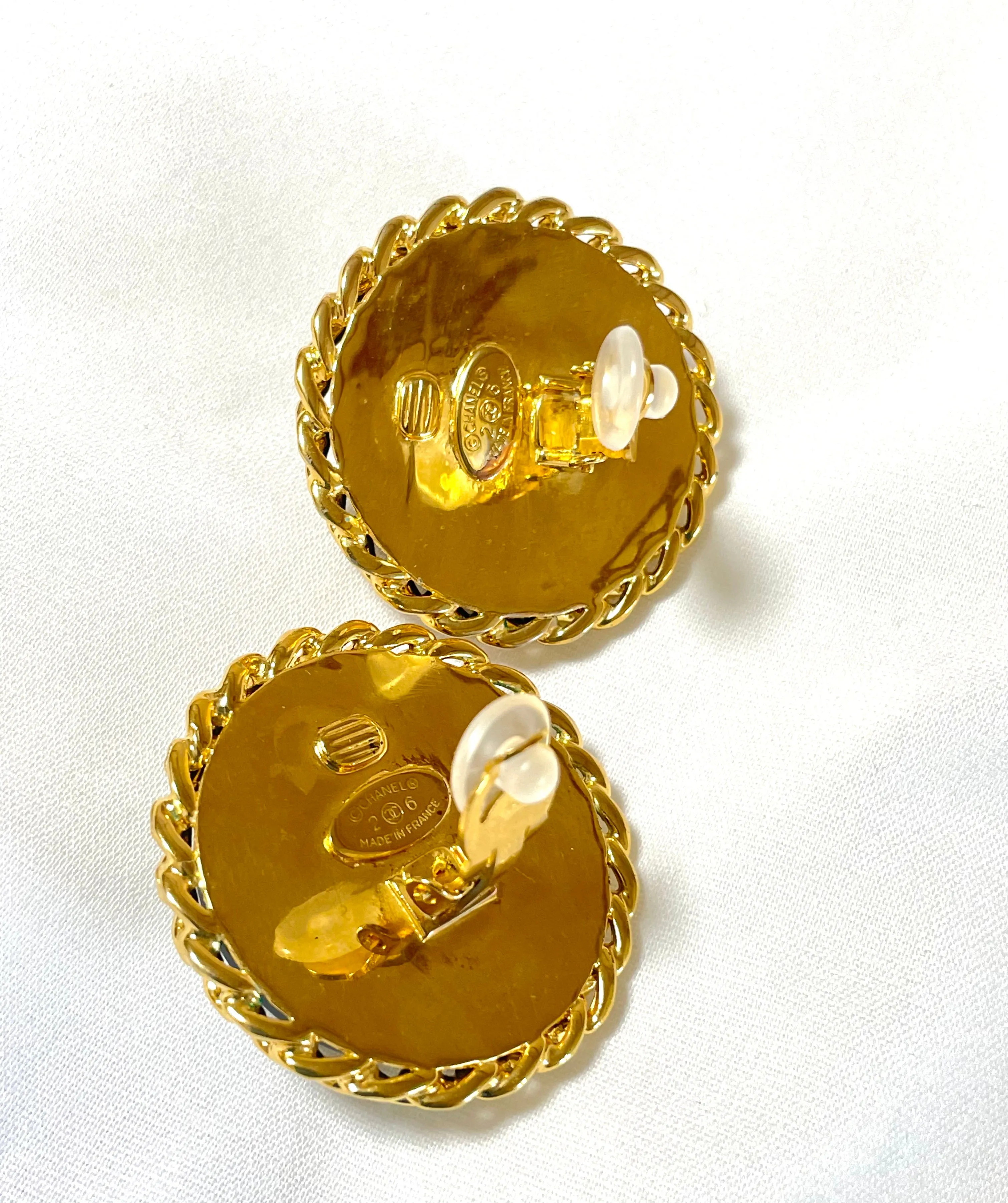 Vintage CHANEL large earrings with golden chain frames and black and faux pearl. Classic mademoiselle Chanel jewelry. 070218ys12