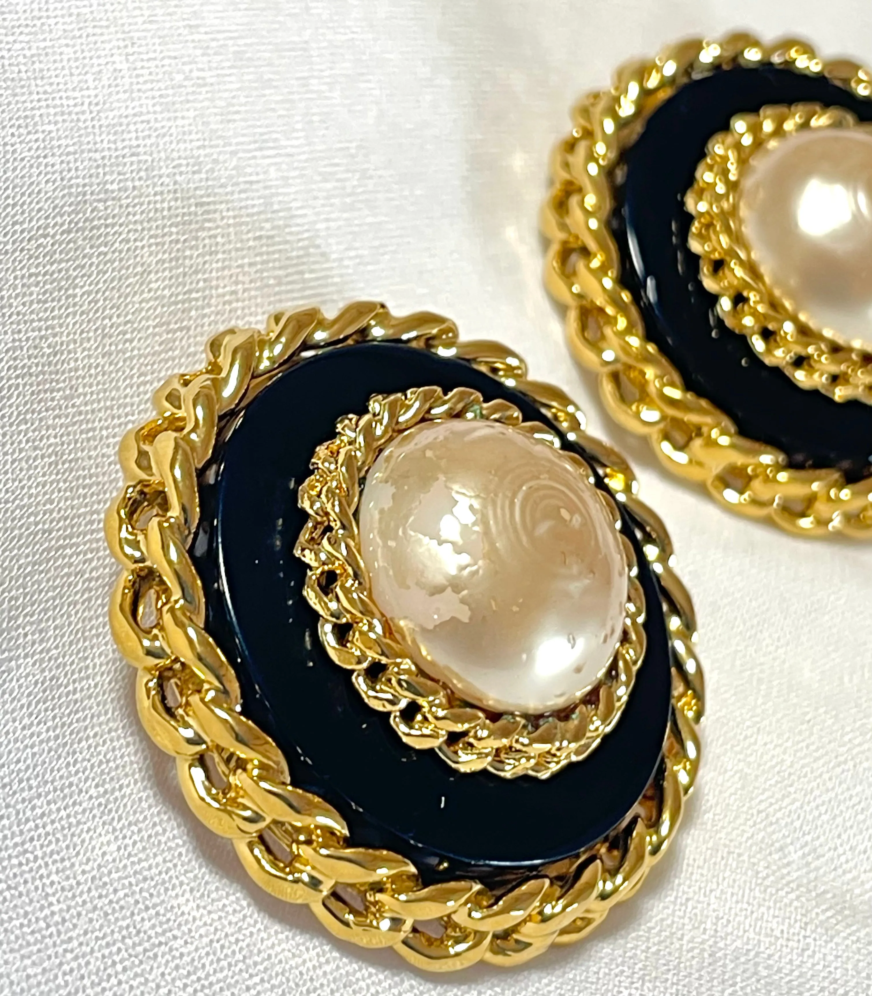 Vintage CHANEL large earrings with golden chain frames and black and faux pearl. Classic mademoiselle Chanel jewelry. 070218ys12