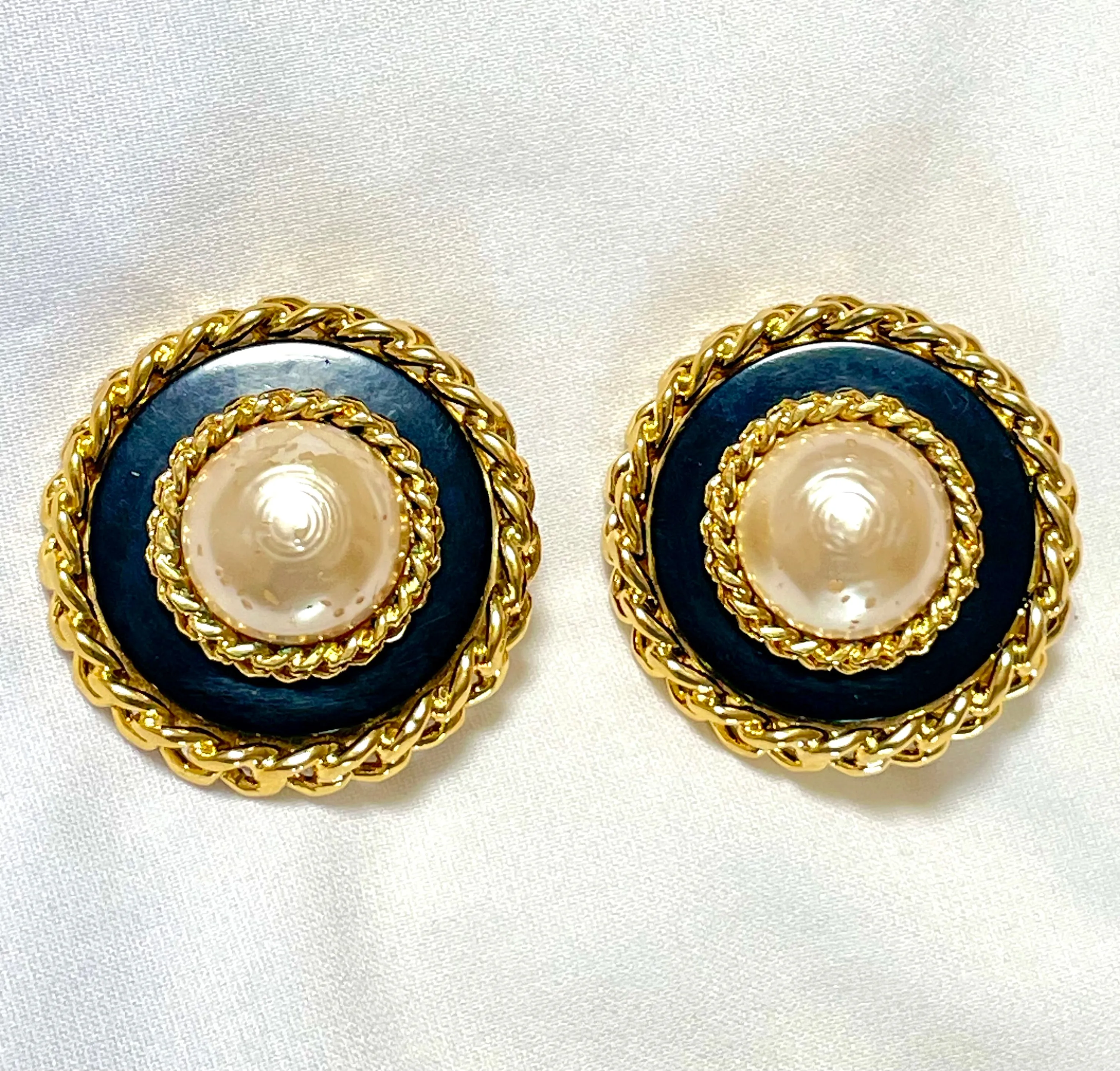 Vintage CHANEL large earrings with golden chain frames and black and faux pearl. Classic mademoiselle Chanel jewelry. 070218ys12