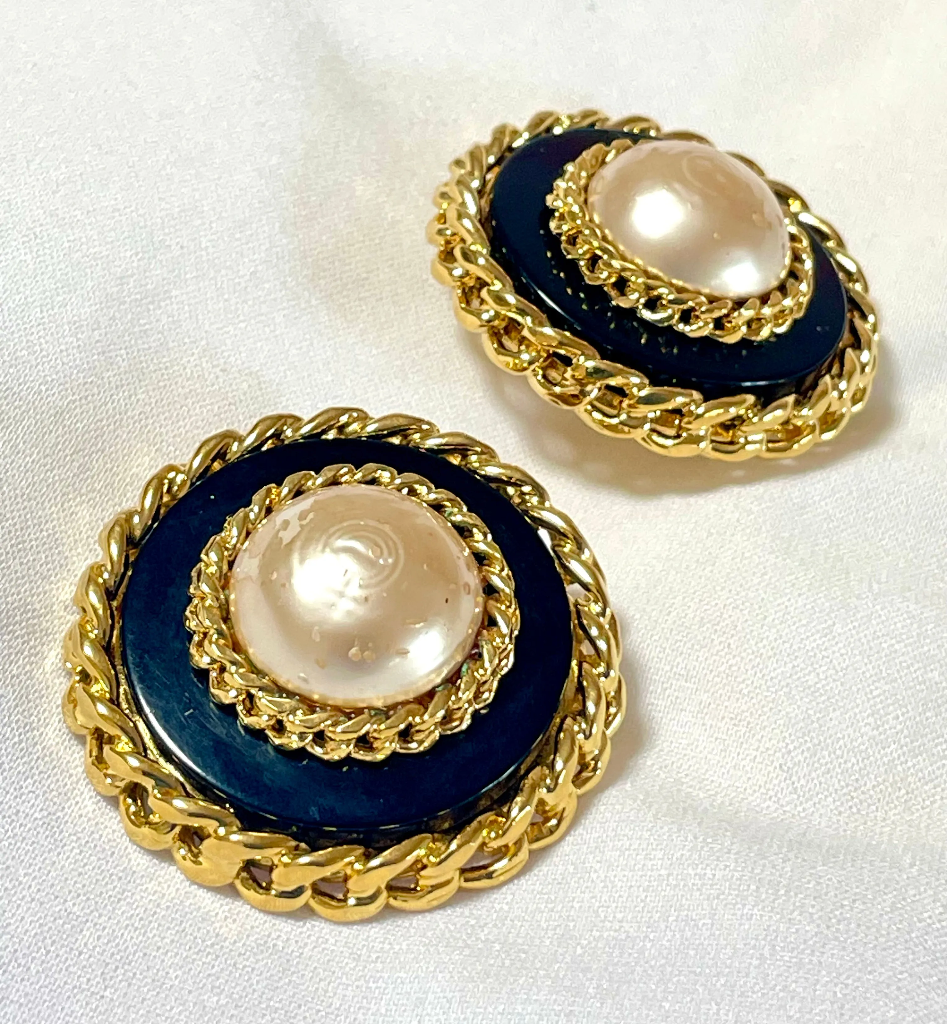 Vintage CHANEL large earrings with golden chain frames and black and faux pearl. Classic mademoiselle Chanel jewelry. 070218ys12