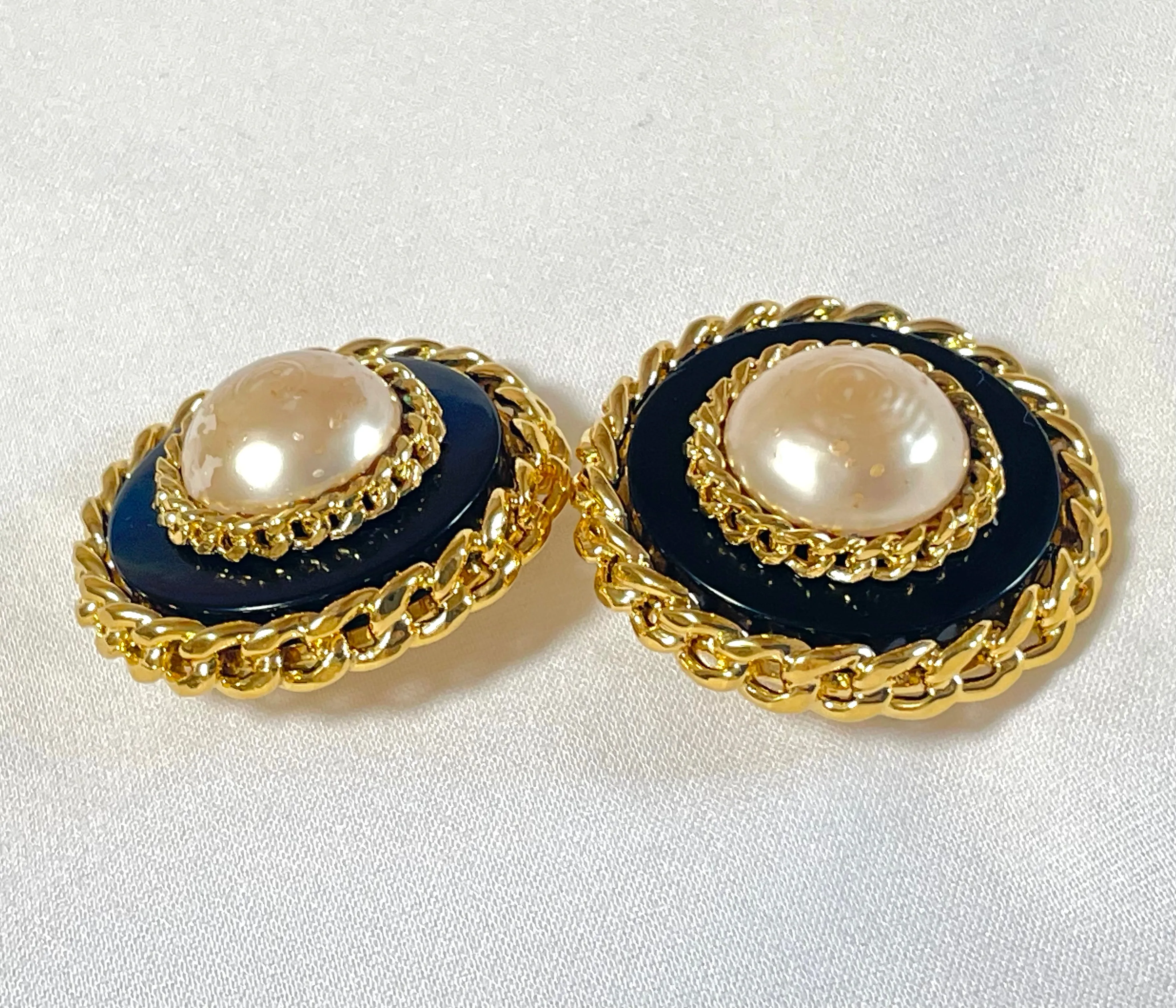 Vintage CHANEL large earrings with golden chain frames and black and faux pearl. Classic mademoiselle Chanel jewelry. 070218ys12