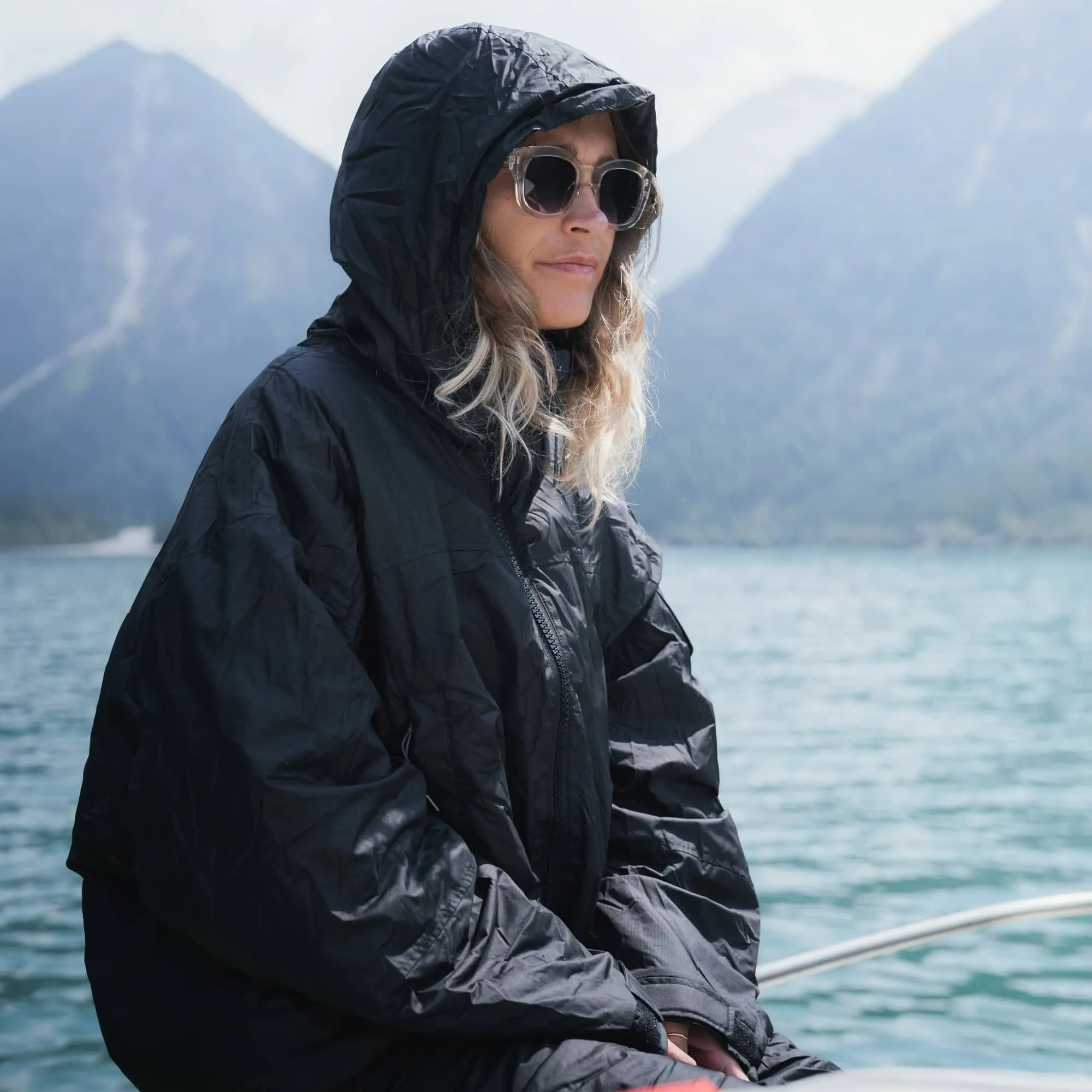 VOITED 2nd Edition Outdoor Change Robe & Drycoat for Surfing, Camping, Vanlife & Wild Swimming  - Black