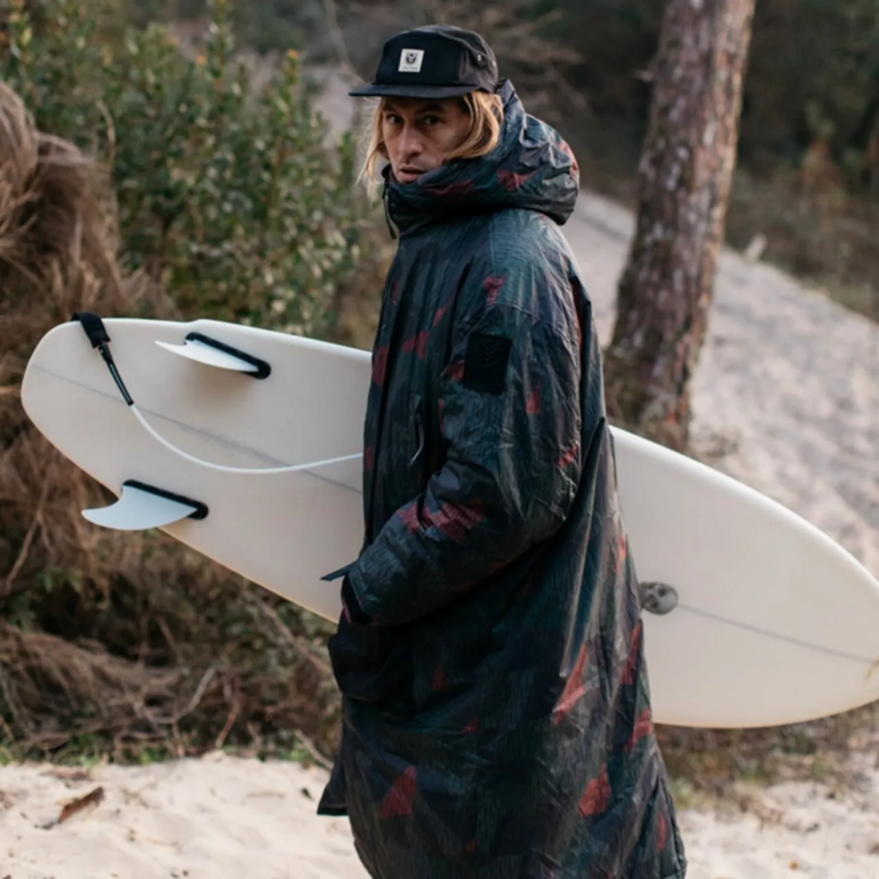 VOITED 2nd Edition Outdoor Change Robe & Drycoat for Surfing, Camping, Vanlife & Wild Swimming  - Moment Camo