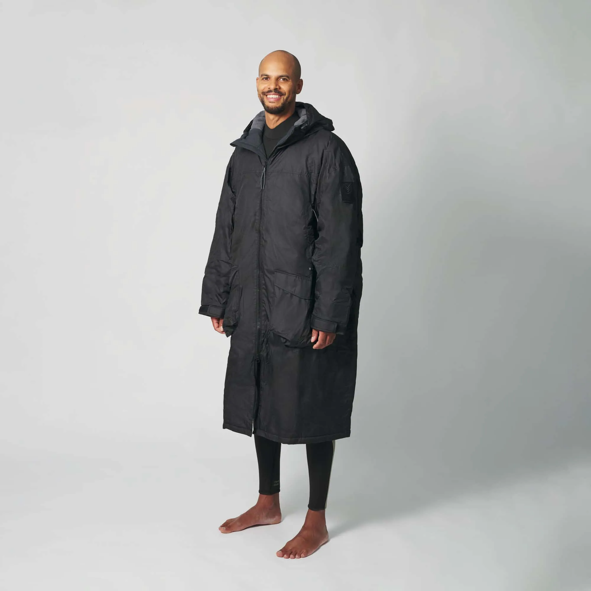 VOITED Original Outdoor Change Robe & Drycoat for Surfing, Camping, Vanlife & Wild Swimming - Black