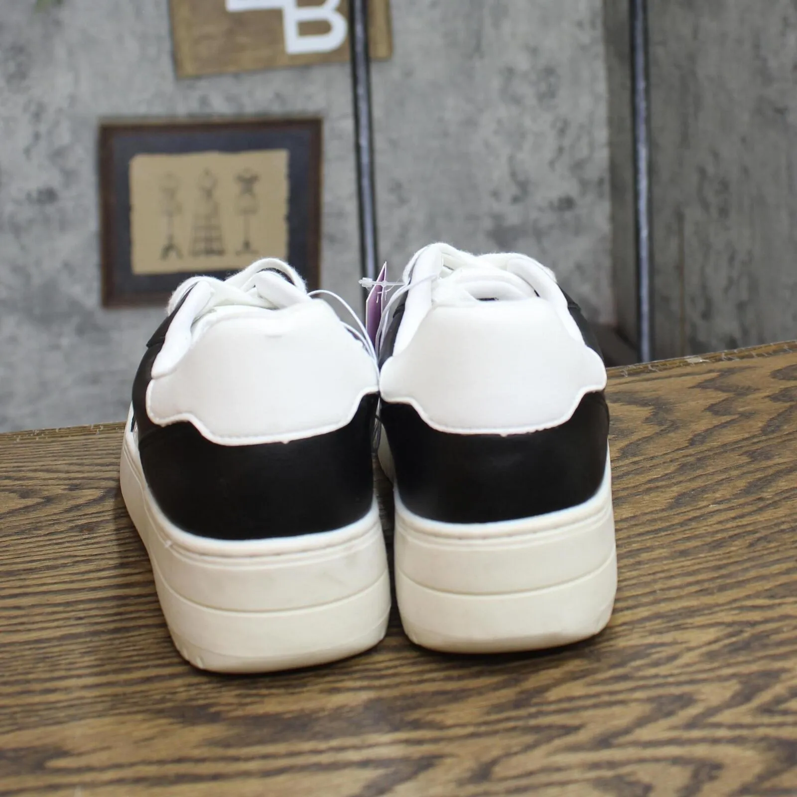 Wild Fable Womens Lola Lace-Up Sneakers with Memory Foam Insole Black 9.5M